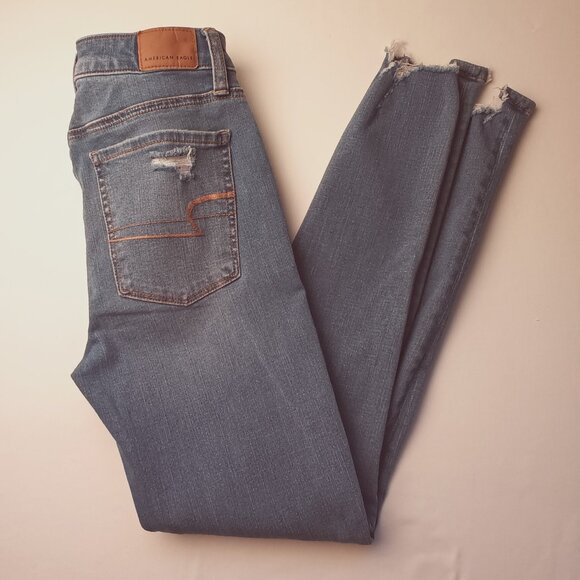 American Eagle Jeans Size 0 Short Mid Rise Skinny Leg Medium Wash Distressed - Picture 1 of 9